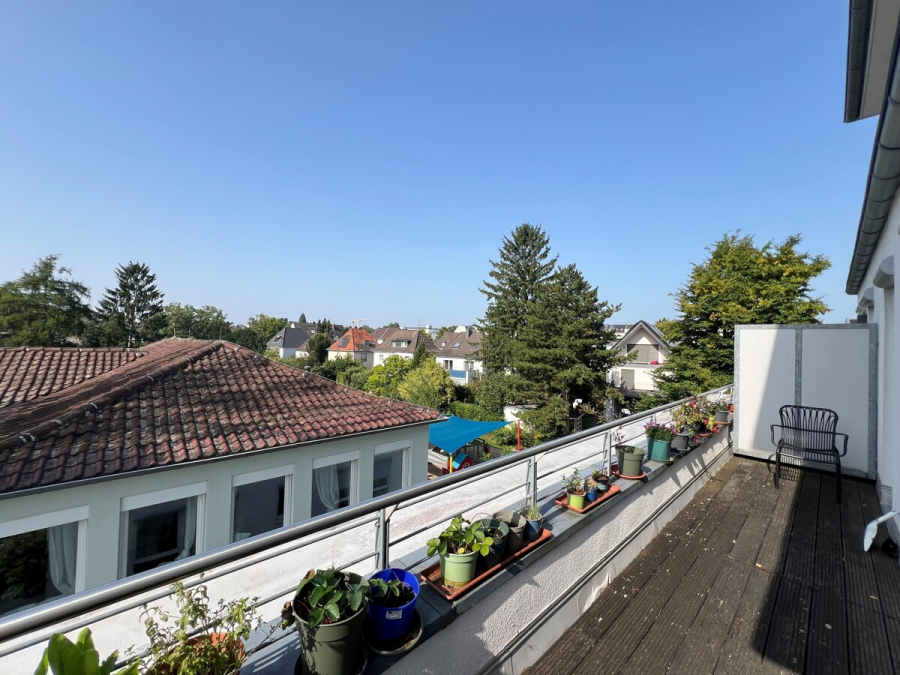 Attraktive 2 Zimmer mit Balkon in der Südstadt - Balkon
