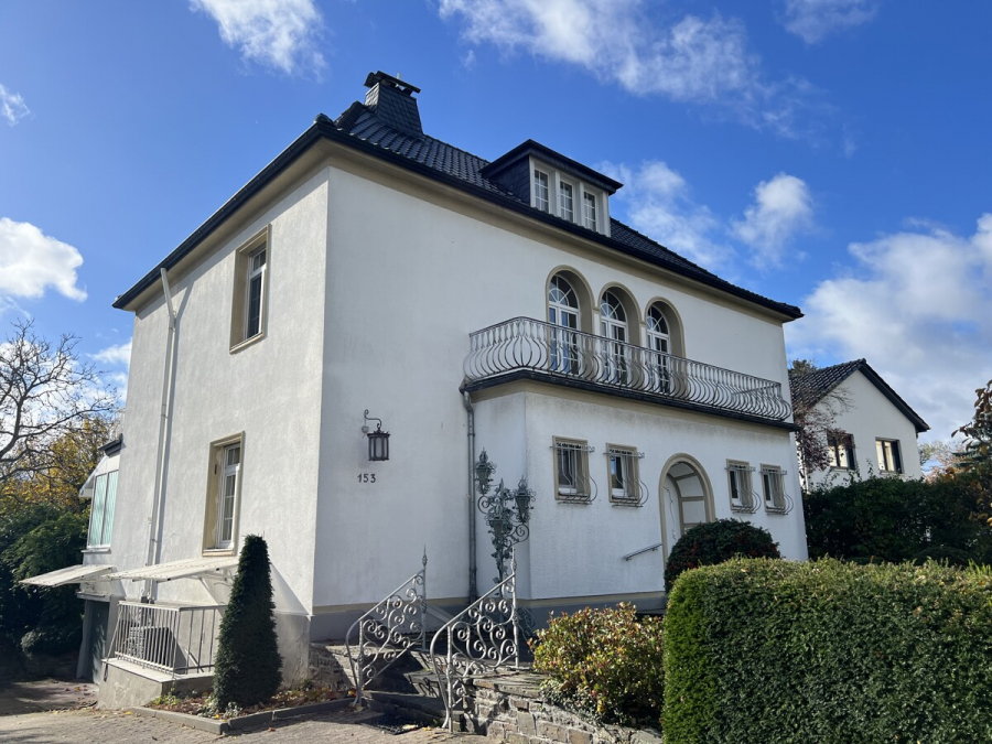 Jugendstilvilla mit viel Potential- ideal auch zum Wohnen und Arbeiten ! - Außenansicht