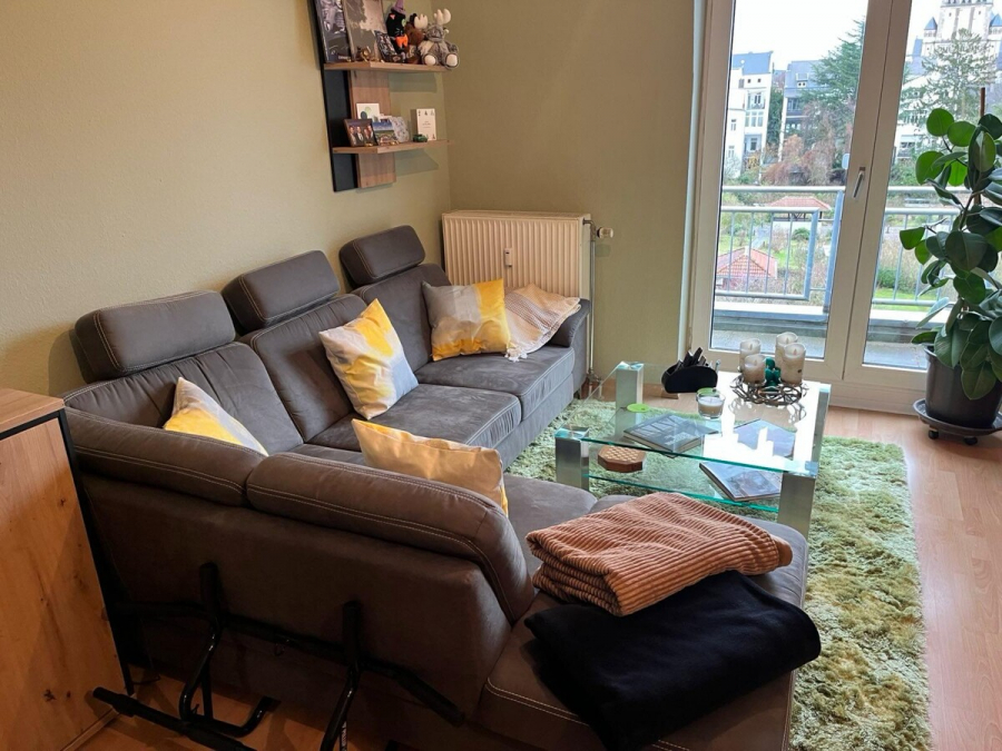 Gut geschnittene 3 Zimmer Wohnung in zentraler Lage der Bonner Südstadt! - Wohnzimmer