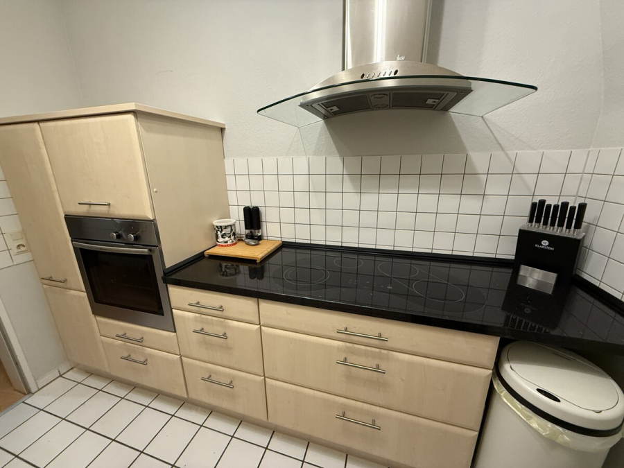 Gut geschnittene 3 Zimmer Wohnung in zentraler Lage der Bonner Südstadt! - Küche des Mieters