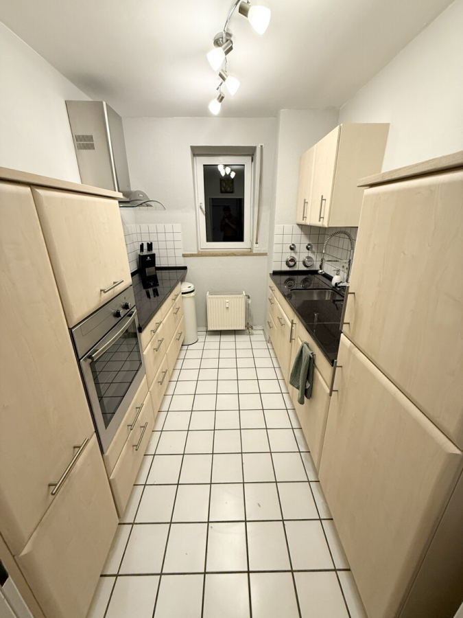 Gut geschnittene 3 Zimmer Wohnung in zentraler Lage der Bonner Südstadt! - Küche des Mieters