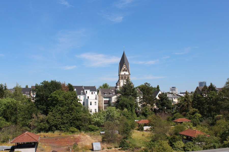 Gut geschnittene 3 Zimmer Wohnung in zentraler Lage der Bonner Südstadt! - Ausblick Balkon