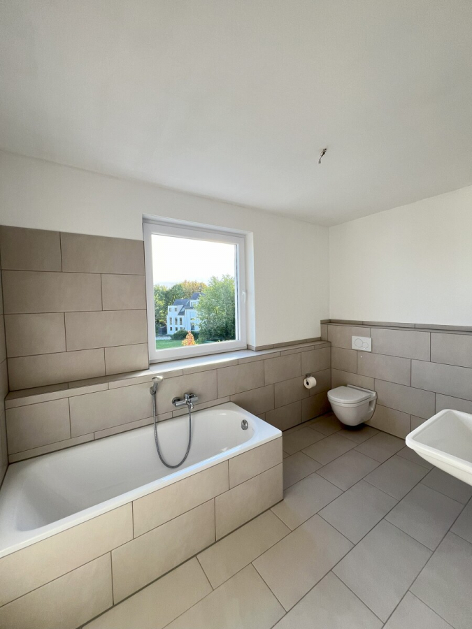 4 Zimmer Penthouse mit sonniger Dachterrasse! - Badezimmer