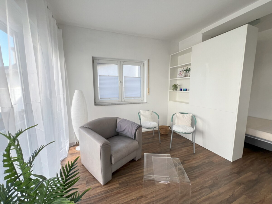 Möbliertes Apartment mit Terrasse in zentraler Lage von Ippendorf! - Sitzecke
