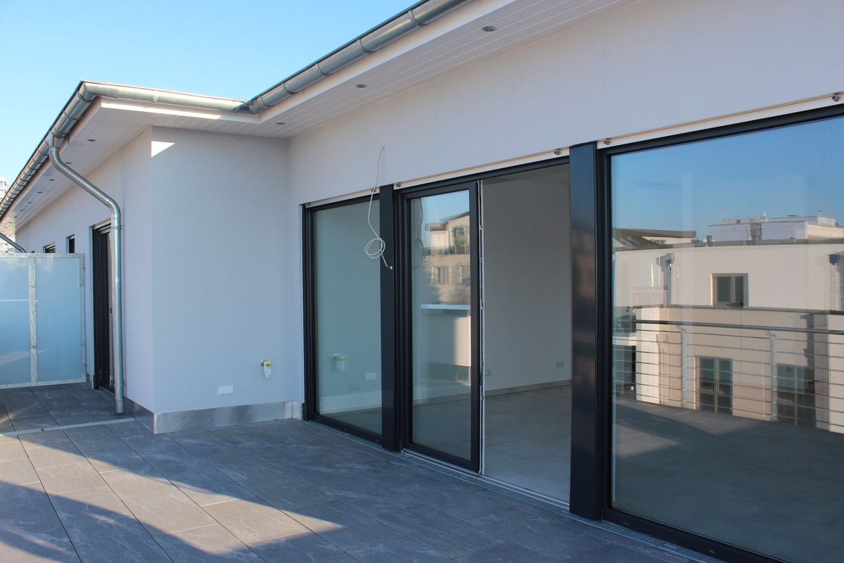 Repräsentative 2 Zimmer Penthousewohnung mit großer Dachterrasse und herrlichem Ausblick! - Foto 1