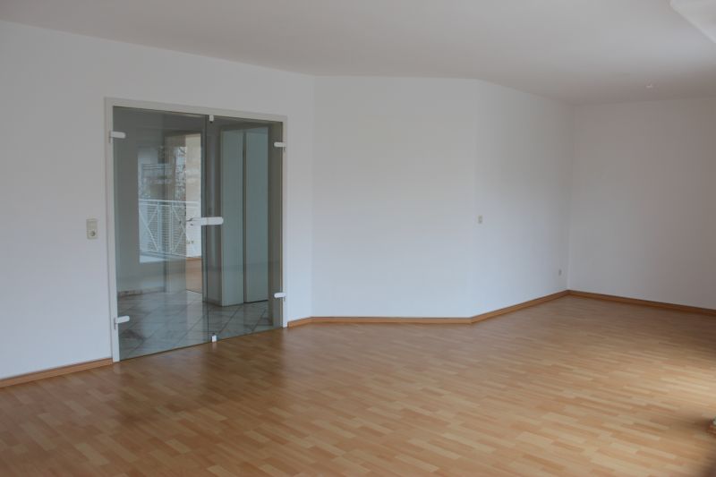 Attraktiv geschnittene 2 Zimmer Wohnung in Godesberger Halbhöhenlage! - Wohn-Essbereich 2