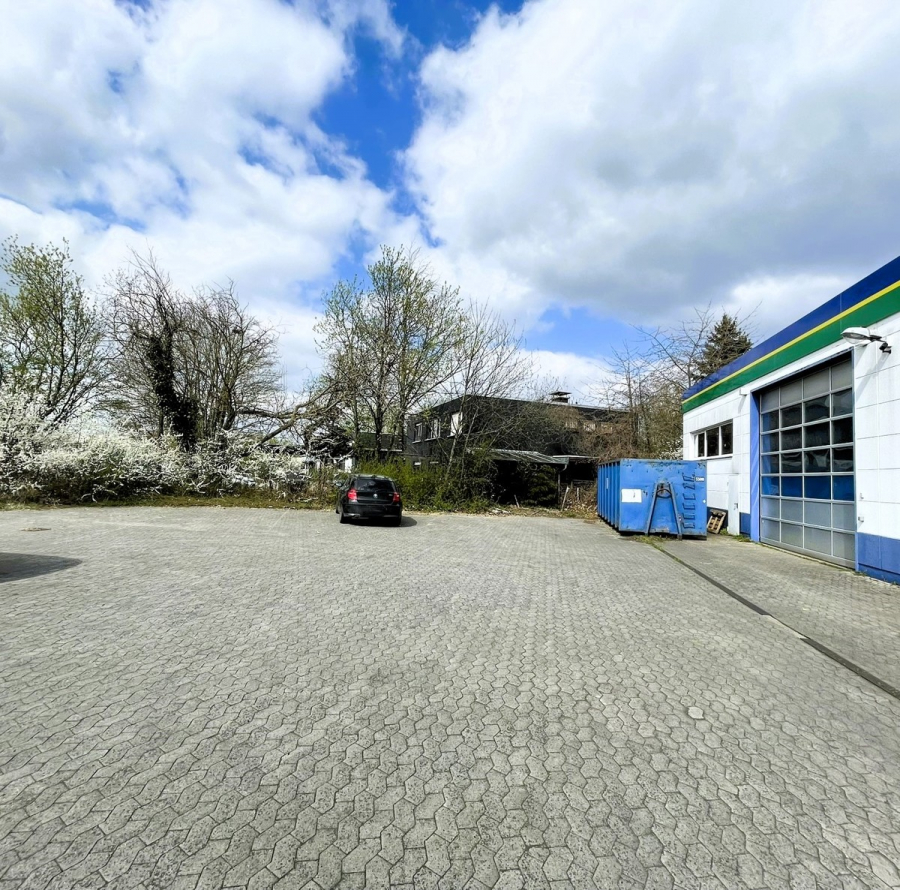 Teilfläche im Industriegebiet Meckenheim - Vielseitig nutzbar für Unternehmen und Handwerker! - Freifläche und Parkplätze