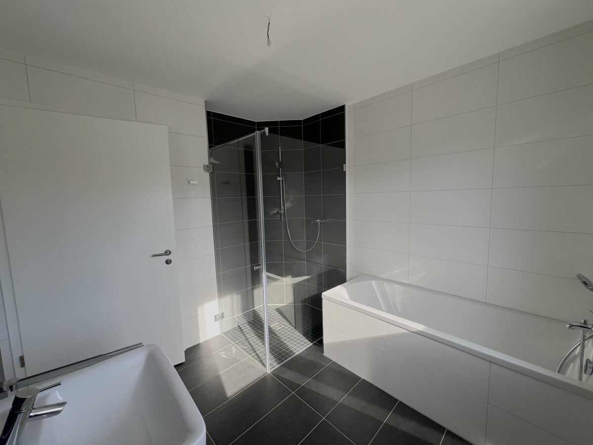 Exklusive Penthouse Wohnung mit großzügiger Dachterrasse und Weitblick! - Photo 4