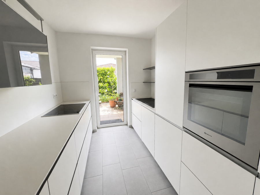 Großzügige 4 Zimmer Wohnung mit Gartenanteil in urbaner Lage! - Einbauküche