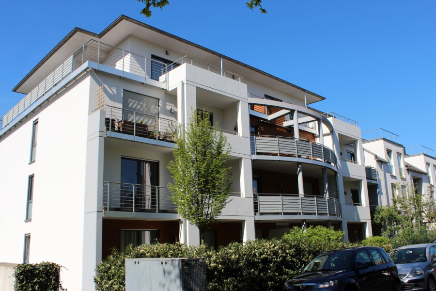 Großzügige 4 Zimmer Wohnung mit Gartenanteil in urbaner Lage! - Vorderansicht