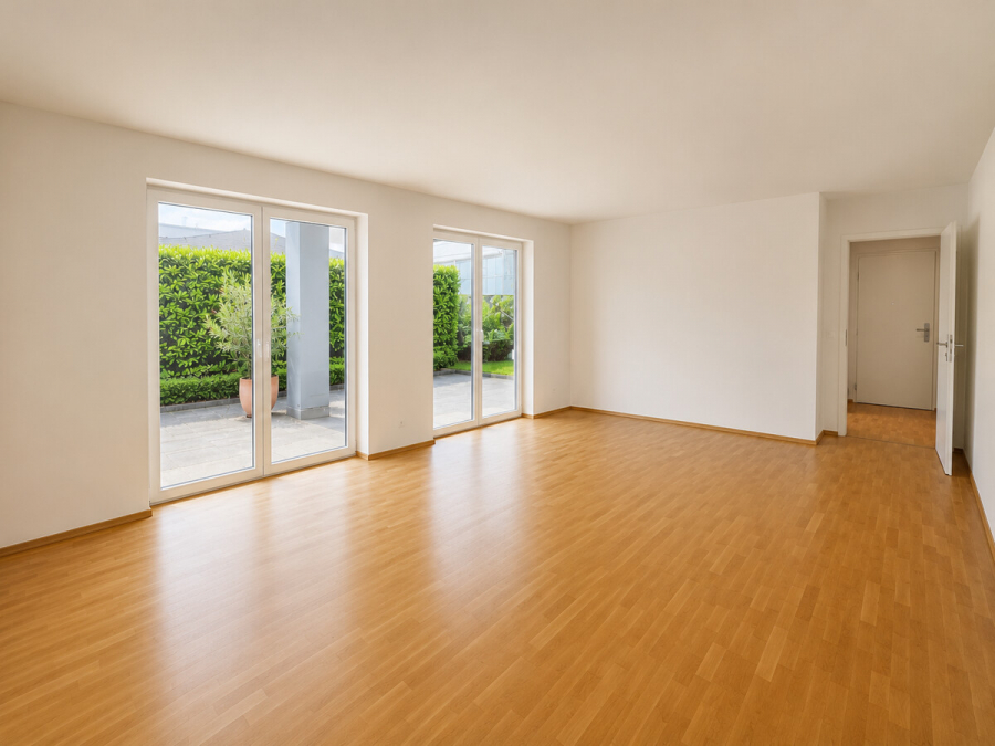 Großzügige 4 Zimmer Wohnung mit Gartenanteil in urbaner Lage! - Wohnzimmer