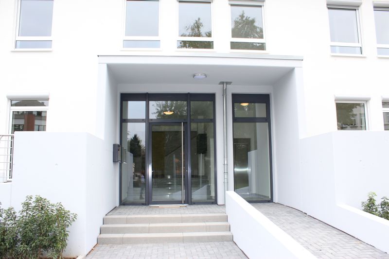 Attraktives Singleapartment am Rande der Bonner Südstadt! - Eingangsbereich außen 1