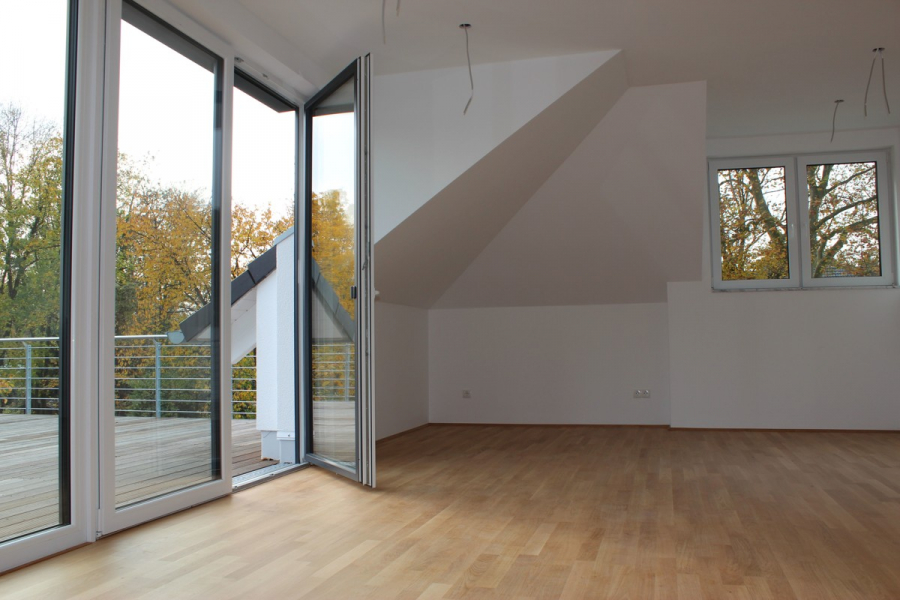 Zweitbezug! Exklusive Penthouse Wohnung mit großer, sonniger Dachterrasse! - Wohnbereich