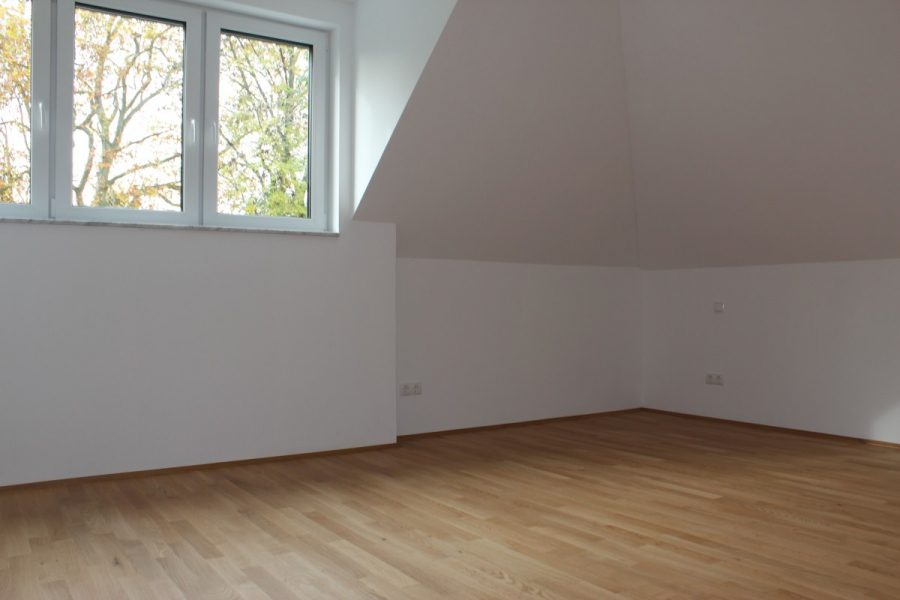 Zweitbezug! Exklusive Penthouse Wohnung mit großer, sonniger Dachterrasse! - Schlafzimmer