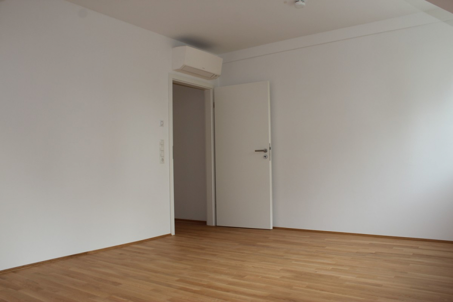 Zweitbezug! Exklusive Penthouse Wohnung mit großer, sonniger Dachterrasse! - Schlafzimmer