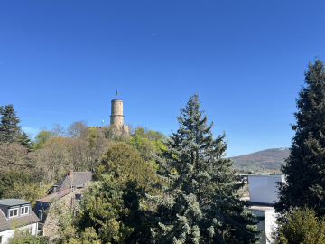 Gut geschnittene 4 – Zimmer Wohnung mit großzügigem Balkon mit Weitblick!, 53177 Bonn / Alt-Godesberg, Etagenwohnung